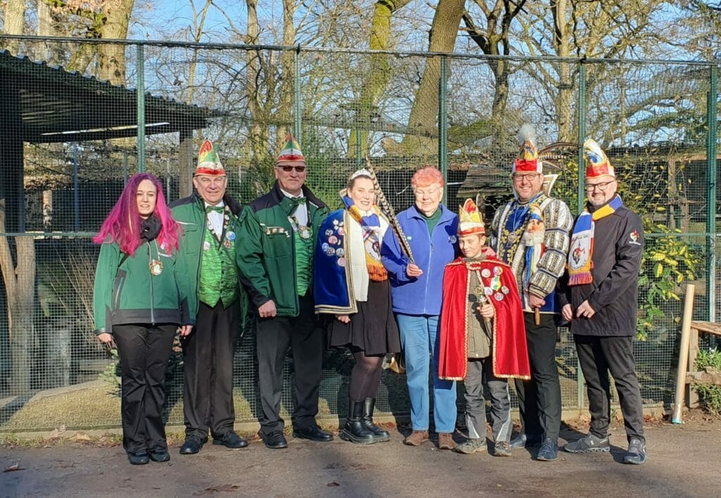 Fasanenfedern aus dem Wildpark „Alte Fasanerie“ für die Klein-Auheimer Prinzen